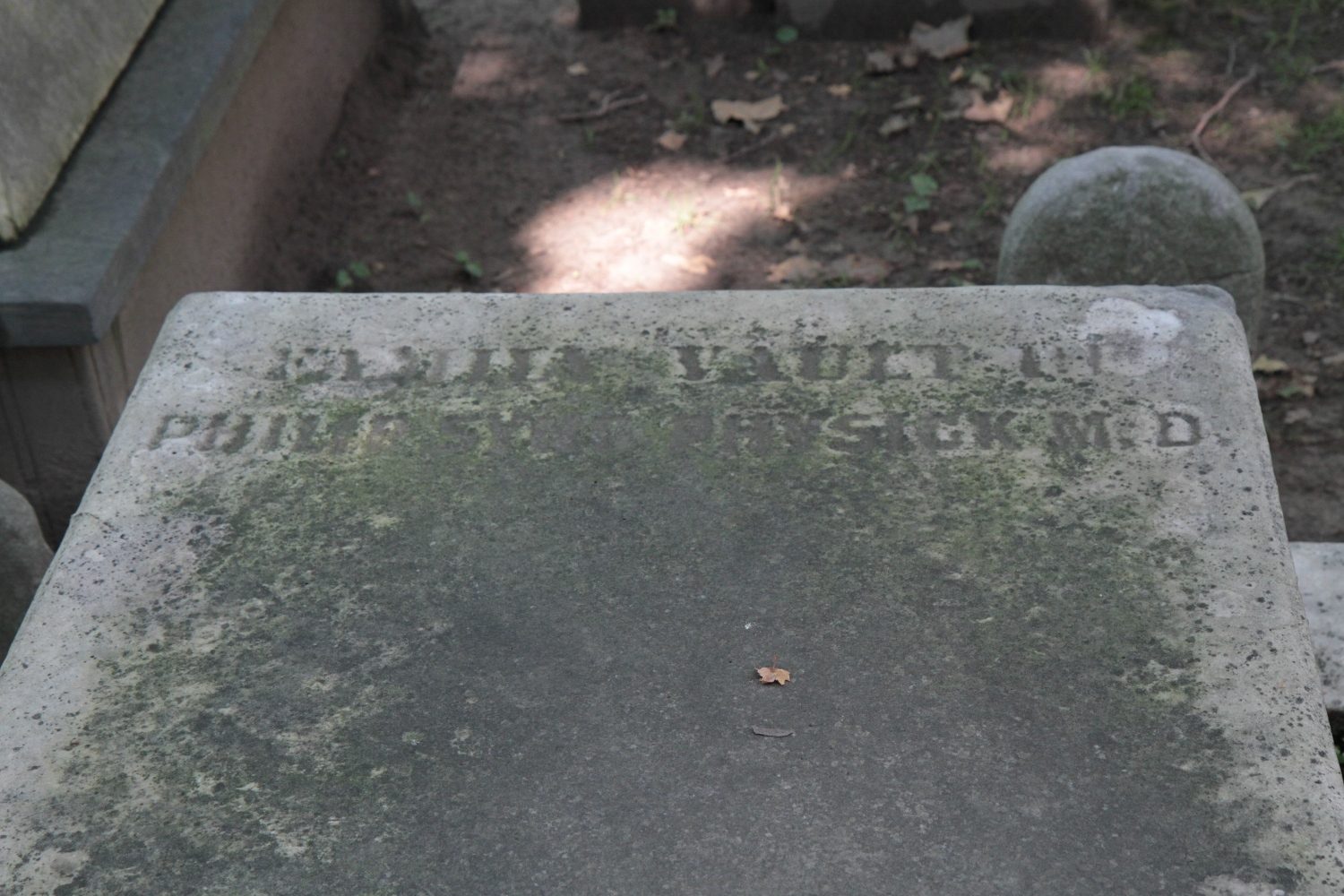 Philip Syng Physick's tomb, Christ Church Cemetery, Philadelphia - 03.jpg